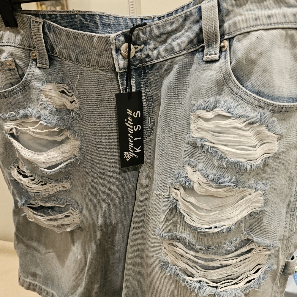 NWT 🏷 shredded Cargo denim shorts - Picture 5 of 8